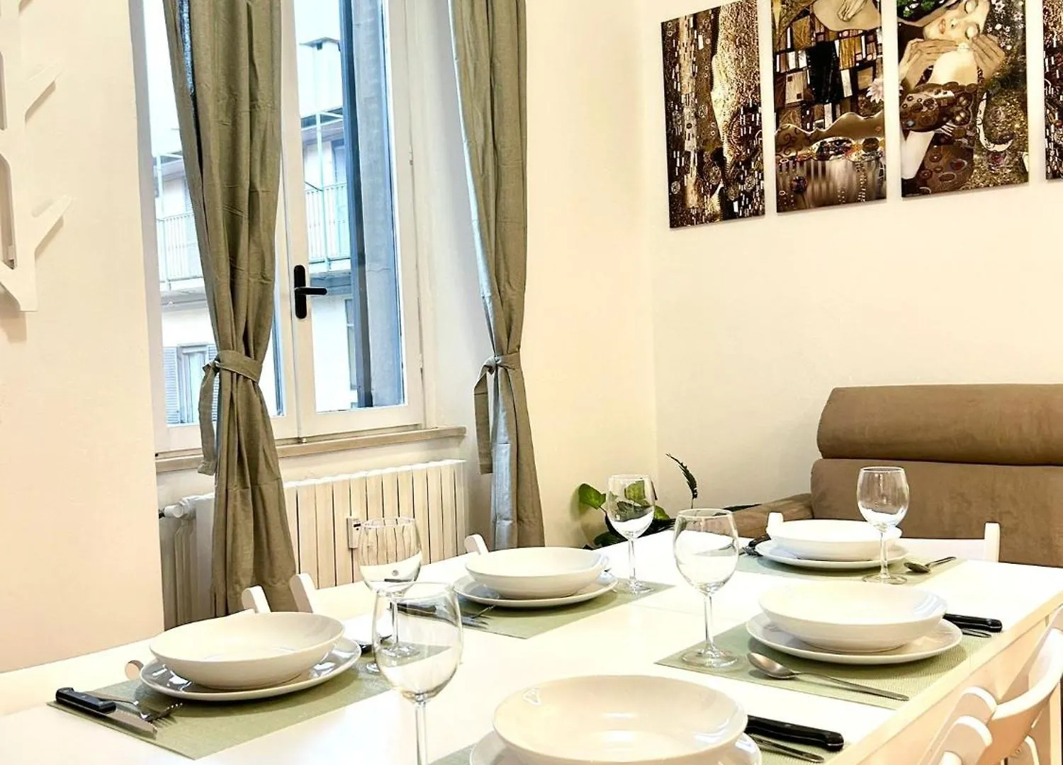 Golden Star Milano Apartment 0*, Milan